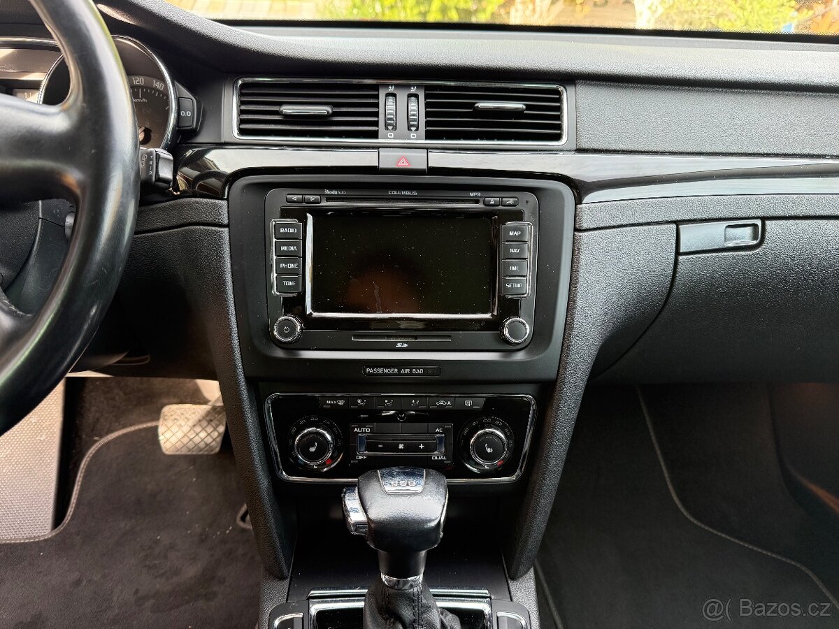 ŠKODA SUPERB KOMBI 2013 2.0TDI 103KW DSG AMBIETEN PLUS - 17