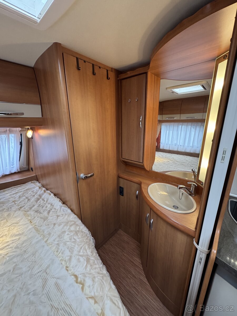 Hobby Excellent 410 SFE ~ Francouzská postel - 17