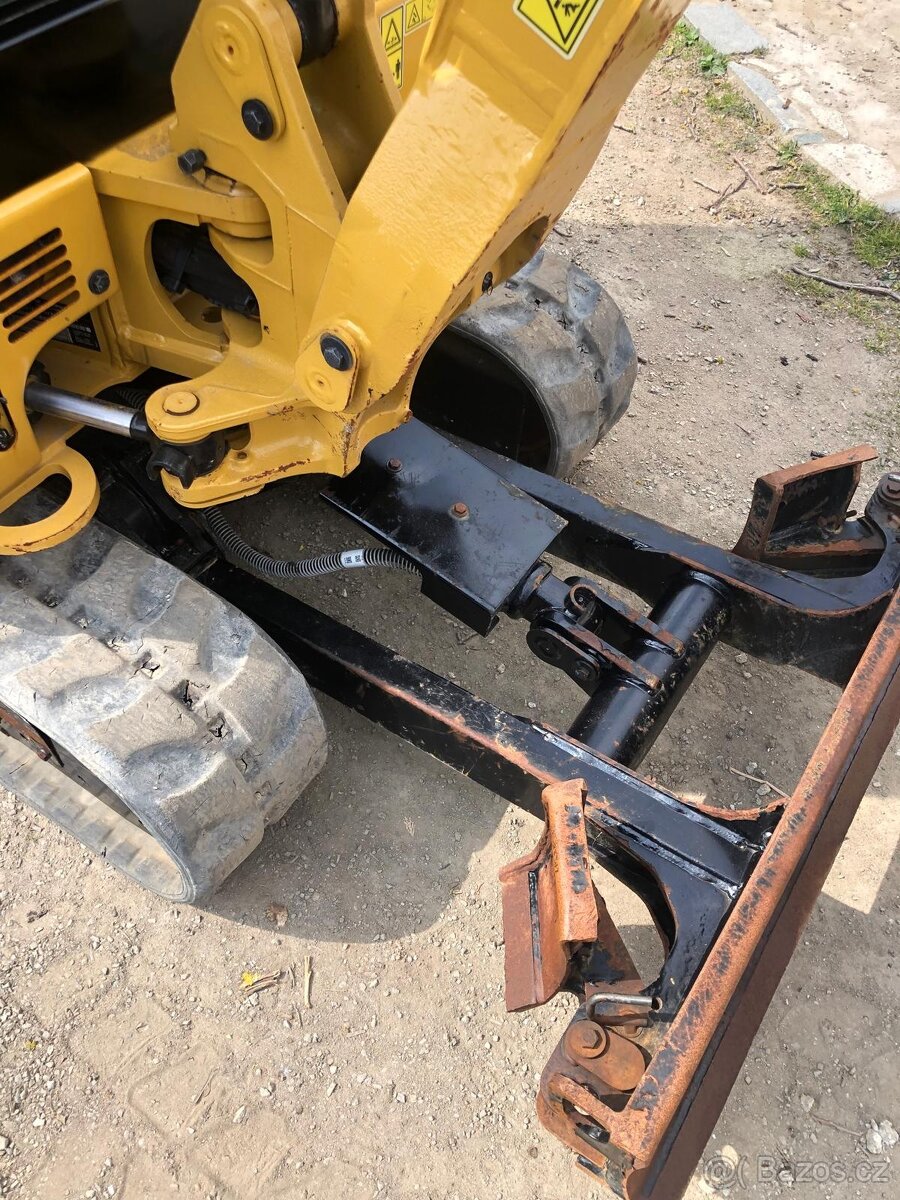 Caterpillar CAT 301.6 - 17