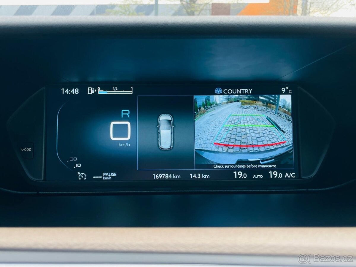Citroën Grand C4 Picasso 2.0HDi AUT NAVIG LED 7 MÍST KAMERA - 17
