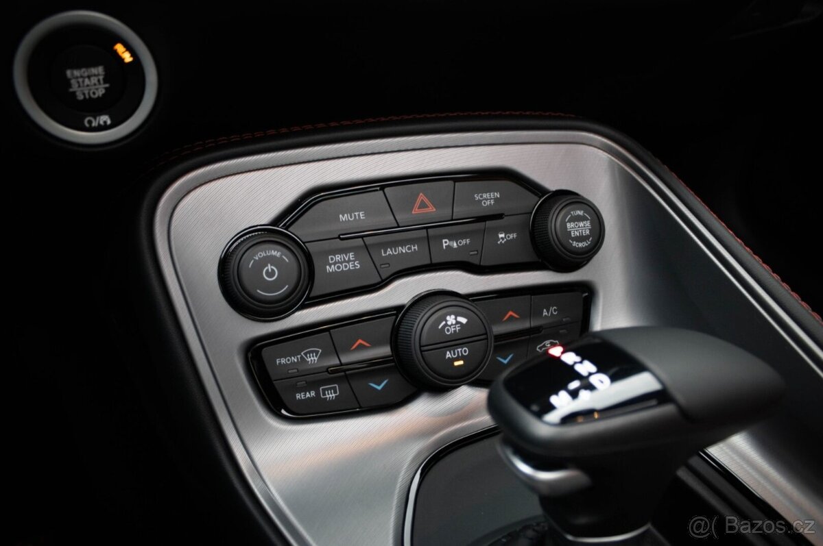 NOVÝ Dodge Challenger SRT 6.4 HEMI - 17