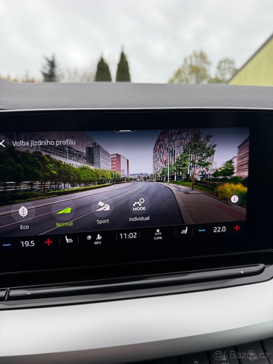 ŠKODA OCTAVIA IV 2,0TDi 110kW STYLE ACC VYHŘ.OKNO TAŽNÉ - - 17