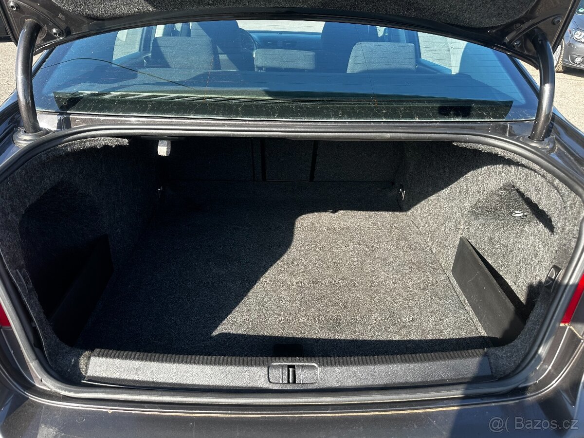VW PASSAT 2,0FSI - PO SERVISE - PŮVOD ČR - UDRŽOVANÝ STAV - 17