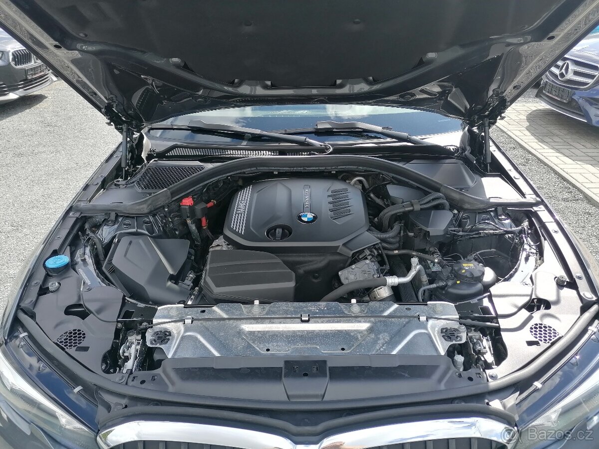 BMW Řada 3 2.0 318D A/T,Kůže,Ambient. - 17
