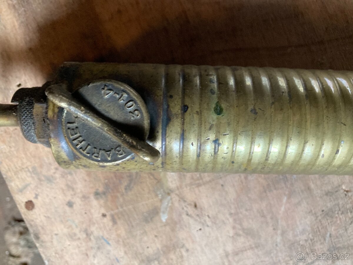 Nářadí, přístroje, náhradní díly a materiály z dílny - 17