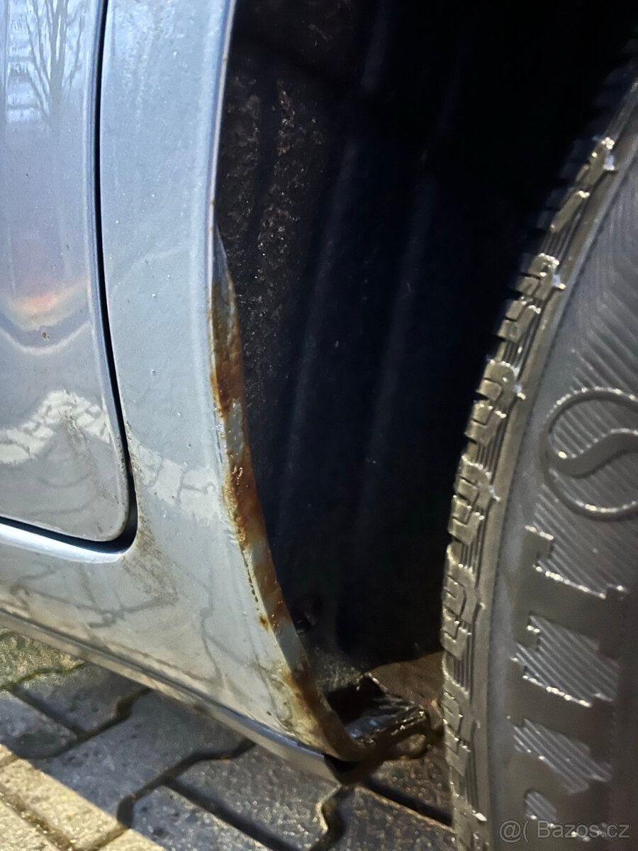 2007 Ford Focus mk2 1.6 benzín 74kW - 17