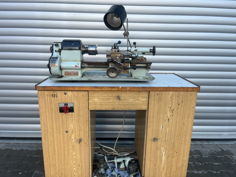 182. Hrotový soustruh MN 80 - 17