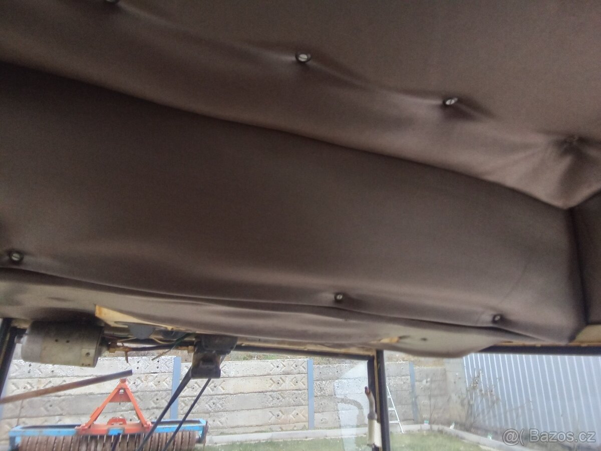 Kabina ze řezačky Toro - 17