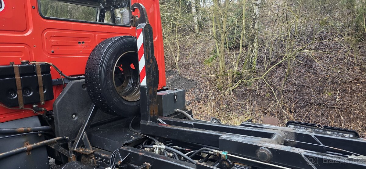 MAN L2000 hákový nosič kontejnerů - 17