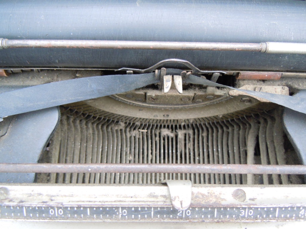 STARÝ PSACÍ STROJ REMINGTON 12 - 17