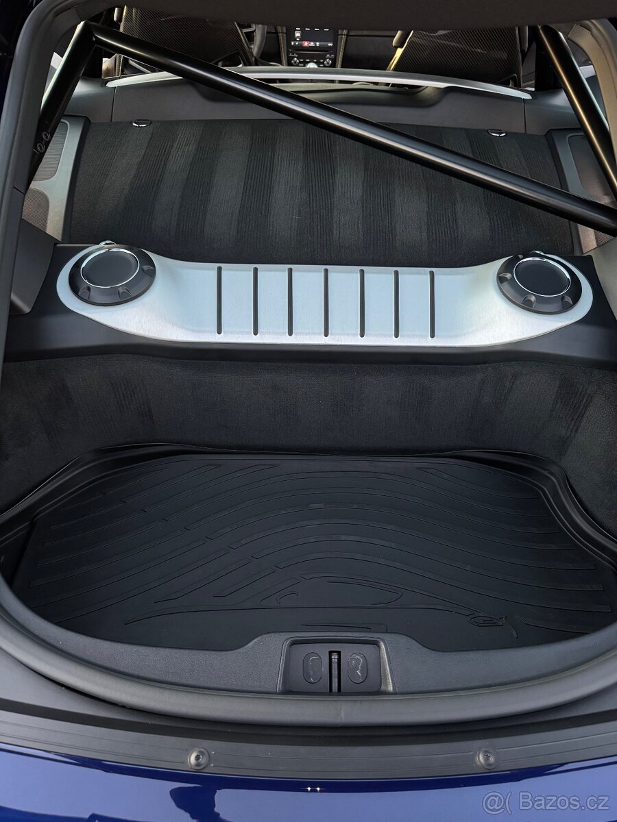 Porsche Cayman GT4 - 17