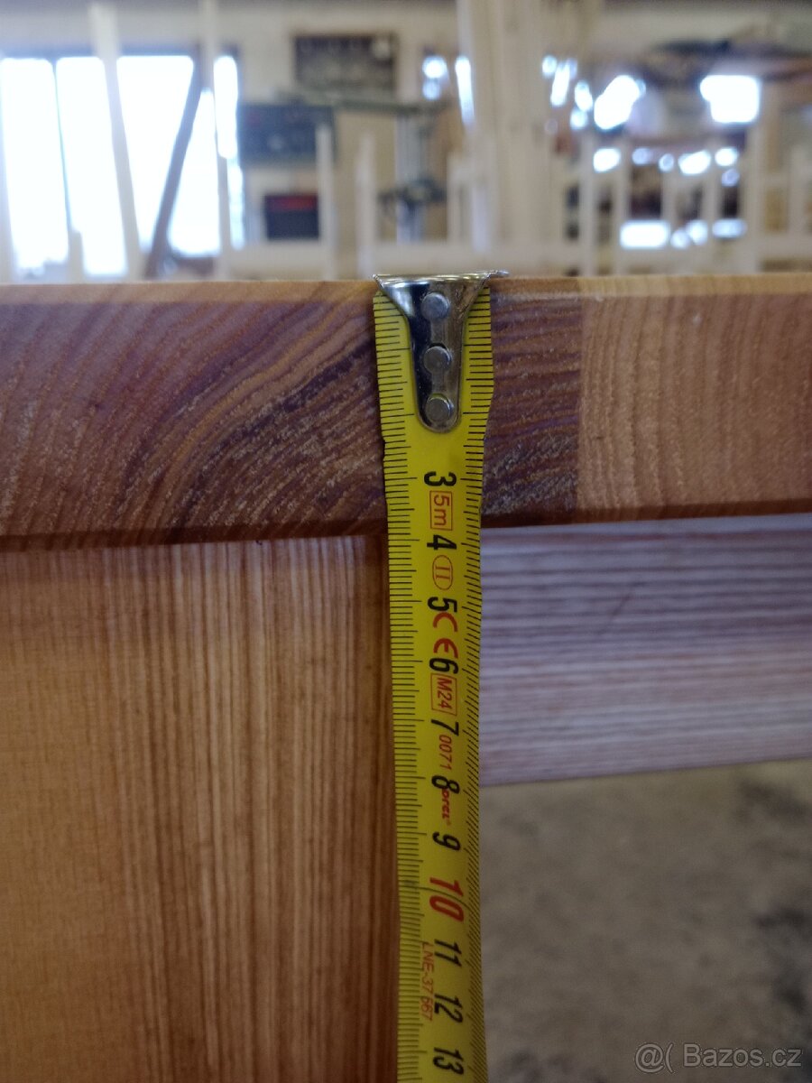 Jídelní stůl a židle - 17