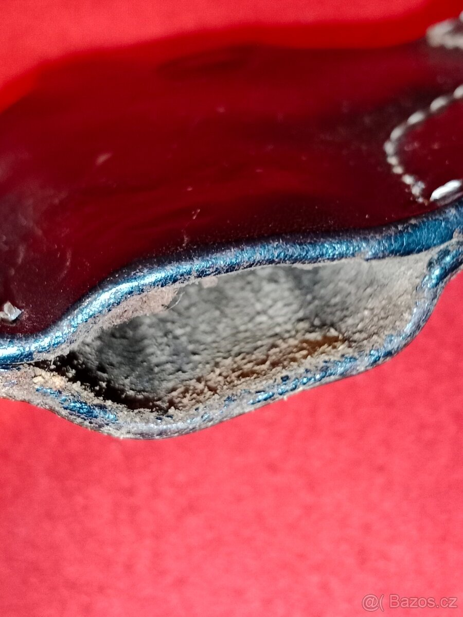 Kožená taška, opasky 2 ks a pouzdro na zbraň zn. LOBO - 17