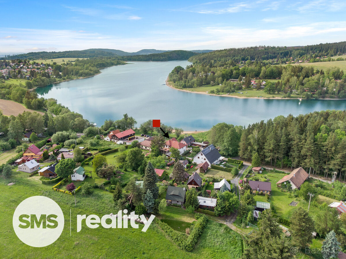 Samostatný rodinný dům, 9+2, pozemek 1352 m2, vodní nádrž Se - 17