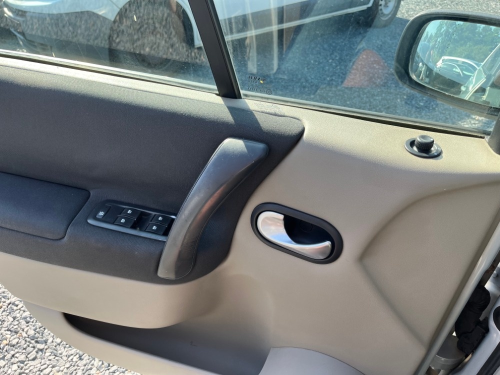 Renault Scénic 1.6i 83kW - 17