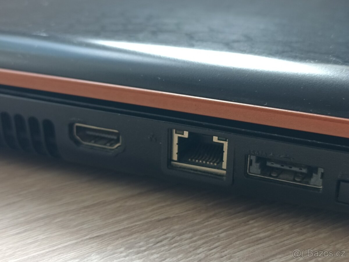 Lenovo IdeaPad Y550 - 17
