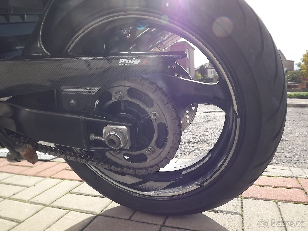 Suzuki GSX 1250 FA - 17