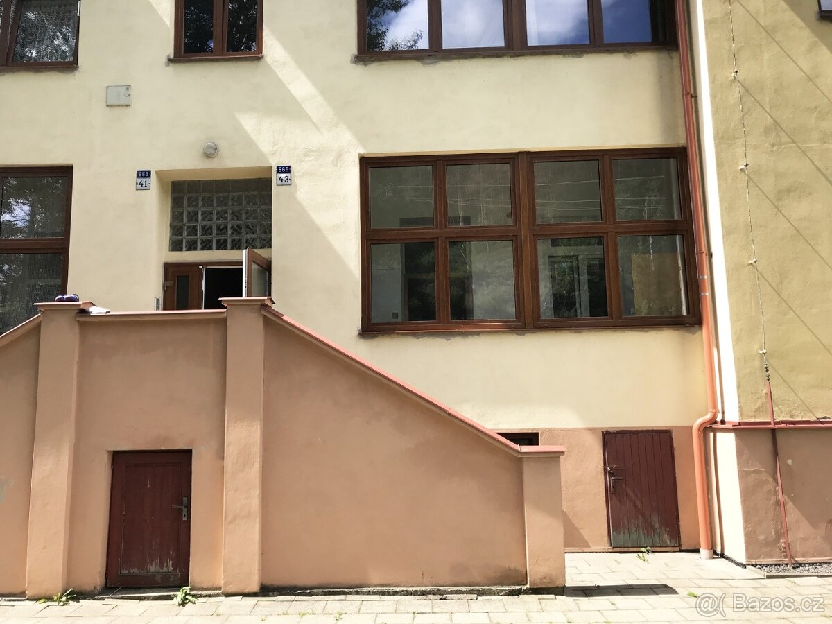 Pronájem bytu 2+1 Velké Meziříčí - Příkopy, 85m2 ihned - 17