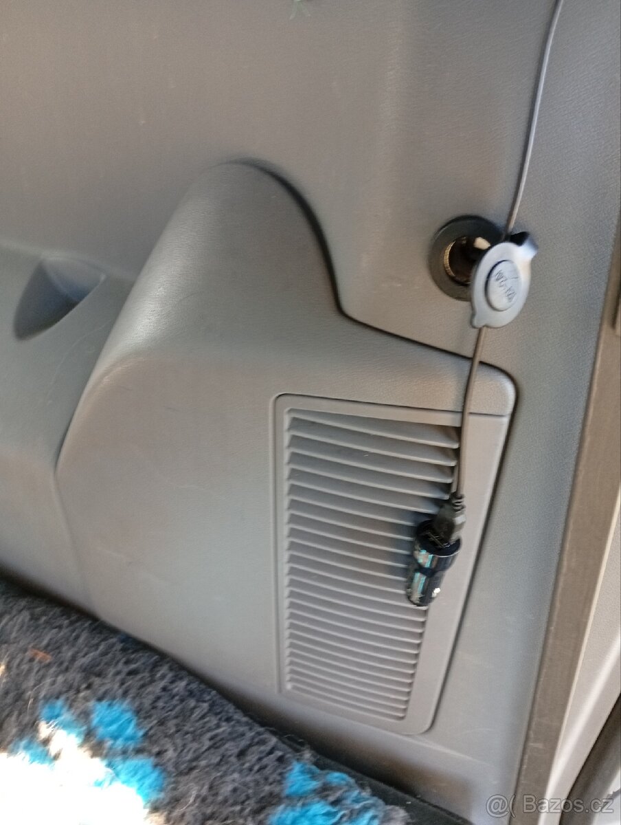 VW transportér T5 Long 2,5 TDI 7 míst. - 17