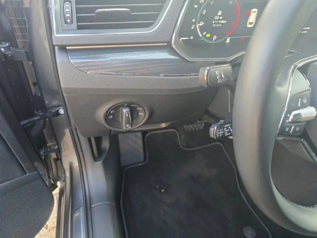 Škoda Superb, COMBI STYLE 2.0TDI / 110kW - 17