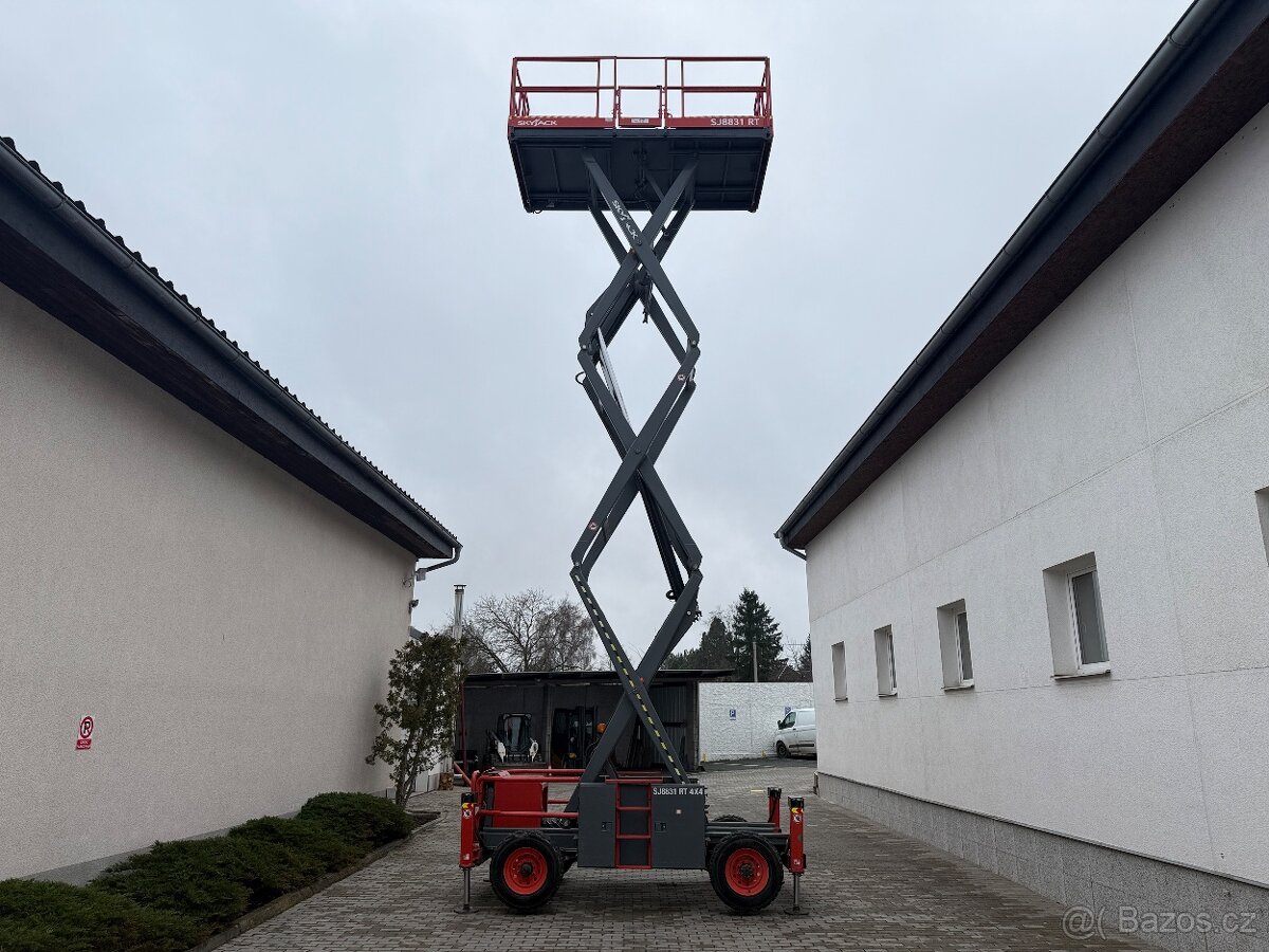 Terénní Nůžková Plošina Skyjack SJ-8831 | r. 2017 | 480 mth - 17