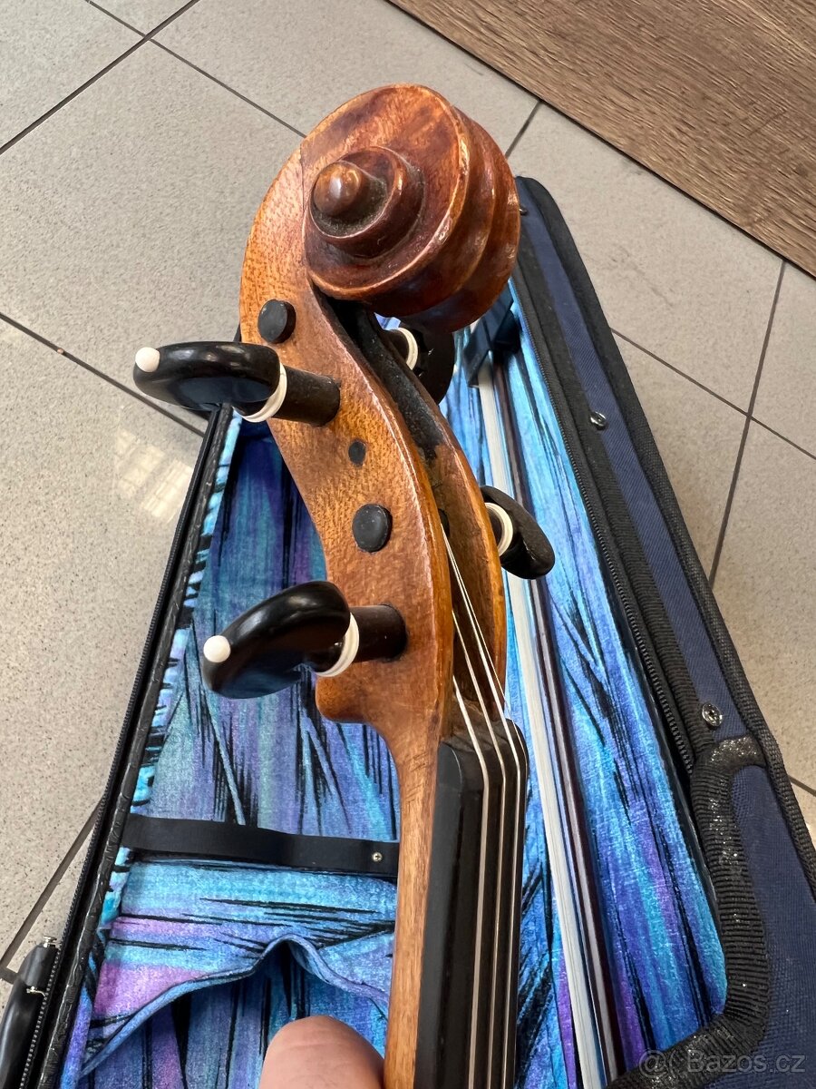 Prodám housle velmi staré a hysterické - 17