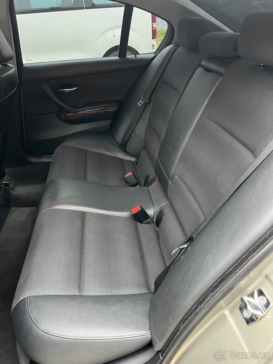 BMW 3 e90 320d 120 kw - 17