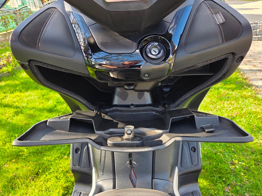 Yamaha x-max 250 Sport - 17
