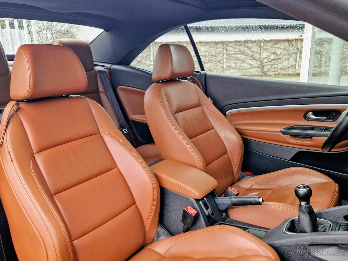 Volkswagen Eos, 1,4i 90kW manual top interiér - 17