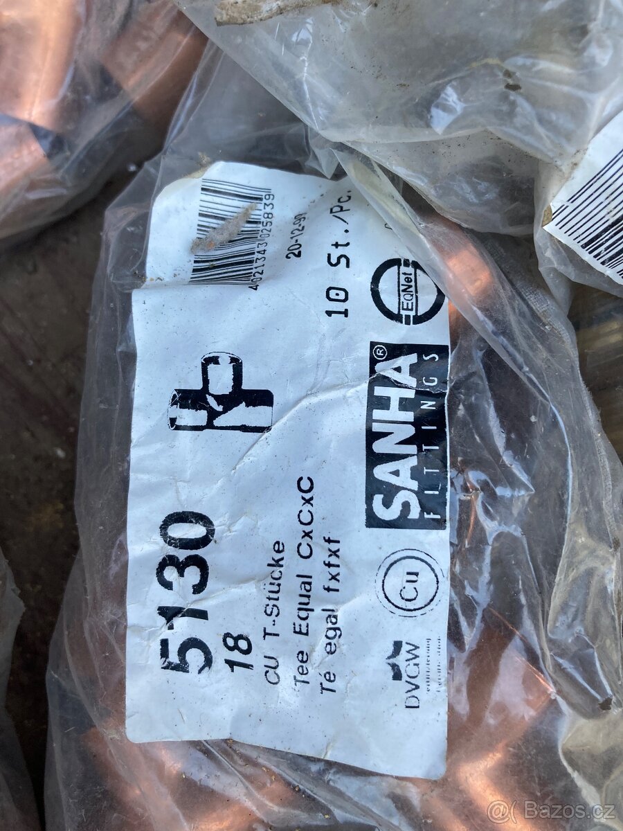 MOSAZNÉ KOHOUTY A MĚDĚNÁ KOLÍNKA - 17