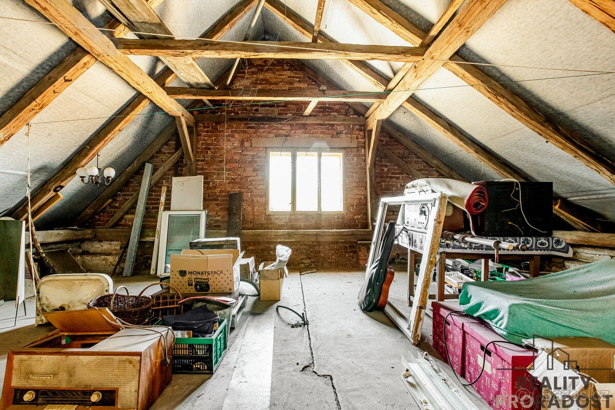 Dům pro bydlení nebo podnikání s pozemkem na parkování kouse - 17