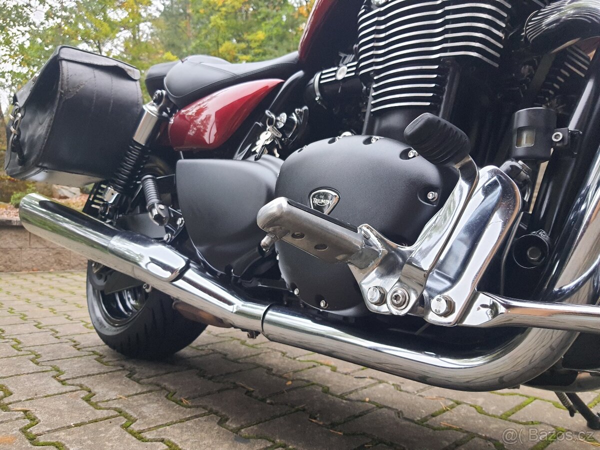 Triumph Thunderbird Storm - ABS 249.900,- Kč - 17