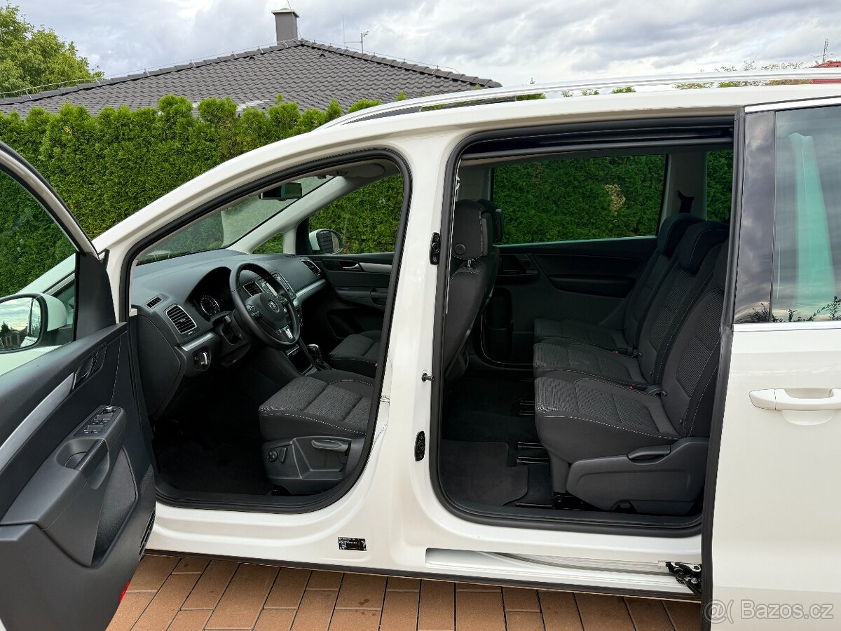 VW SHARAN 2.0 TDi DSG HIGH-L Panorama Webasto Bi-Xen /2014/ - 17