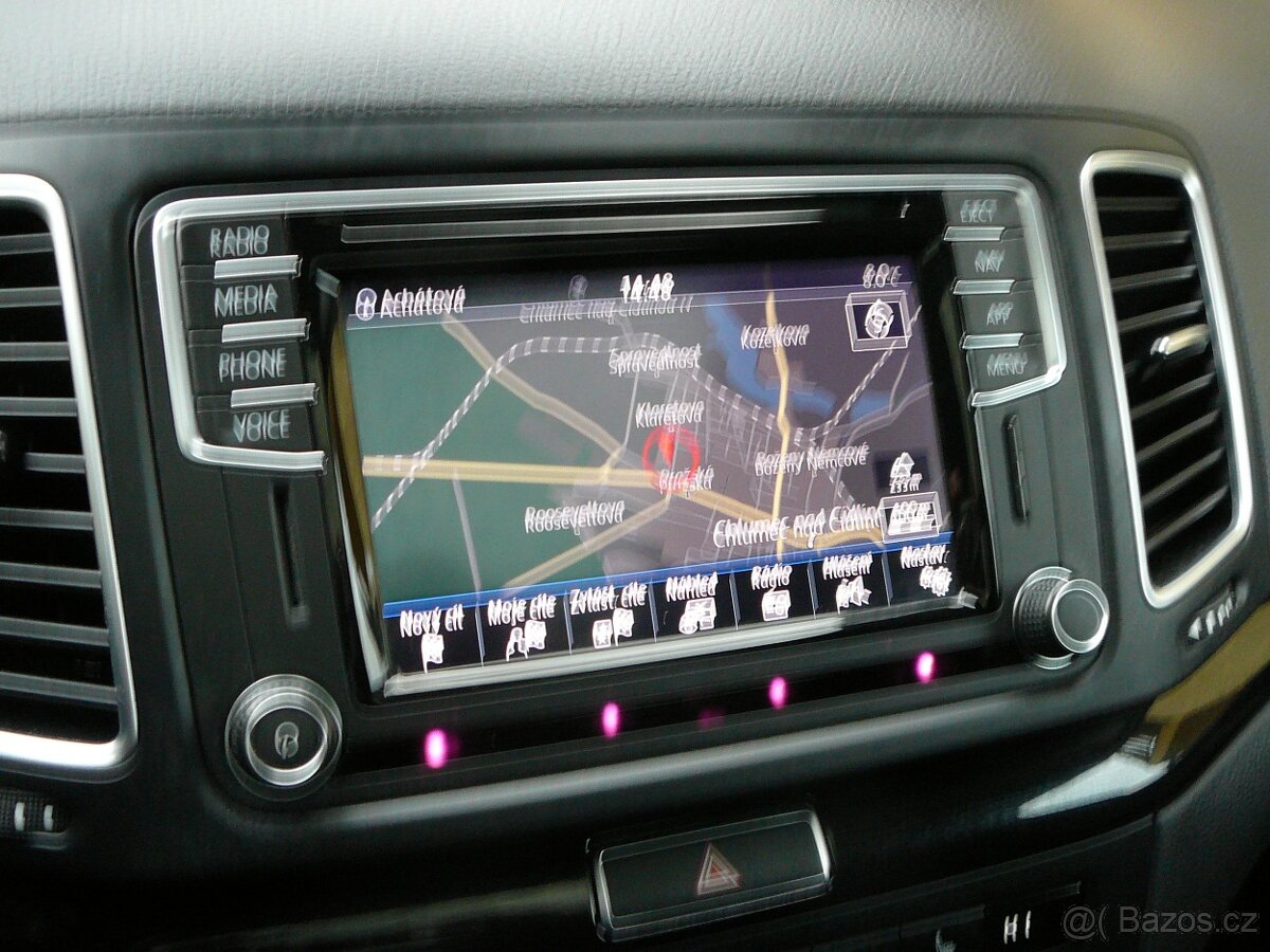 VW SHARAN 2.0 TDI 130KW 7MÍST DSG+F1 PANORAMA NAV ACC FRONT - 17