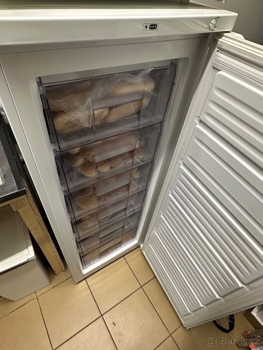 Lednice prosklená, podpultové lednice, mrazák, HOT DOG - 17