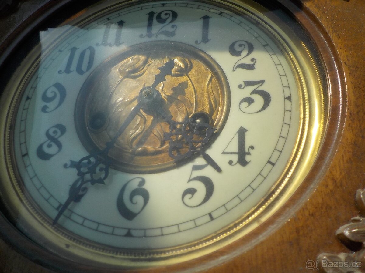 Staré dřevěné a porcelánové hodiny - 17
