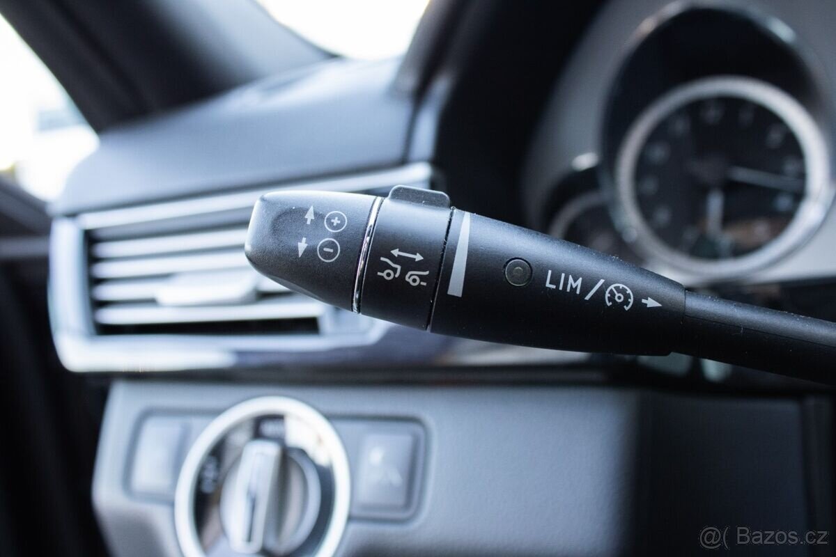 Mercedes E Trieda 350D T 4Matic A/T - 17