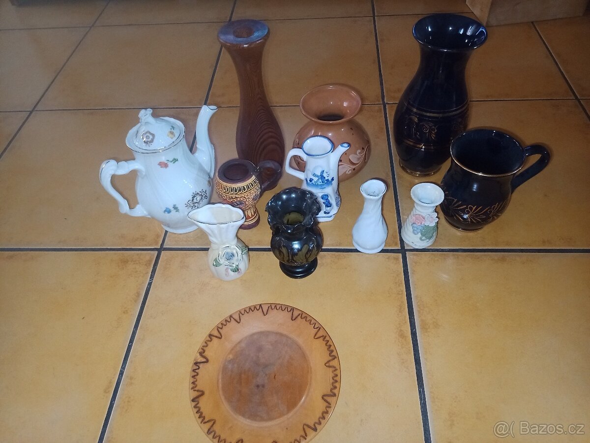 Prodám vázy, talíř dřevěný, konvici čajovou, hrníčky - 17