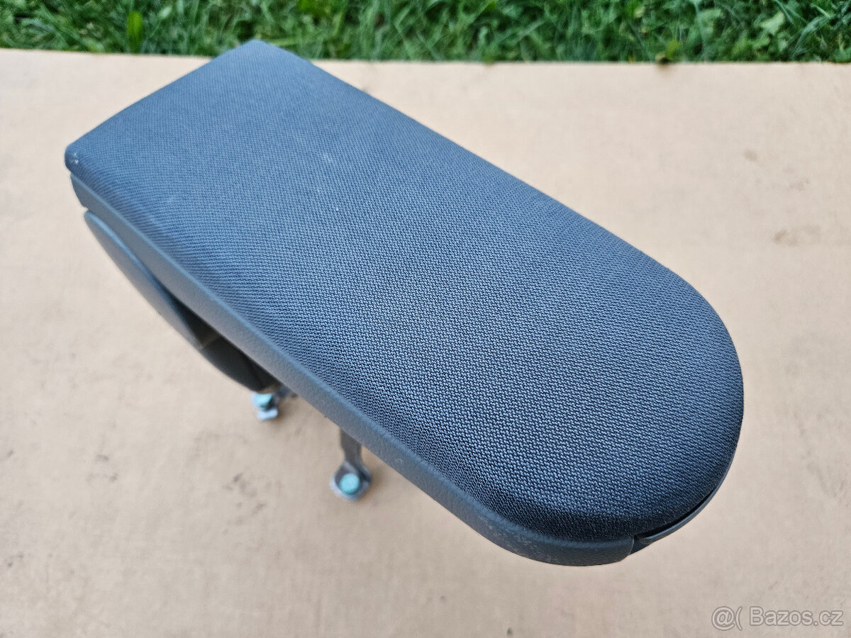 VW Golf IV. loketní opěrka originál Octavia 1 - 17