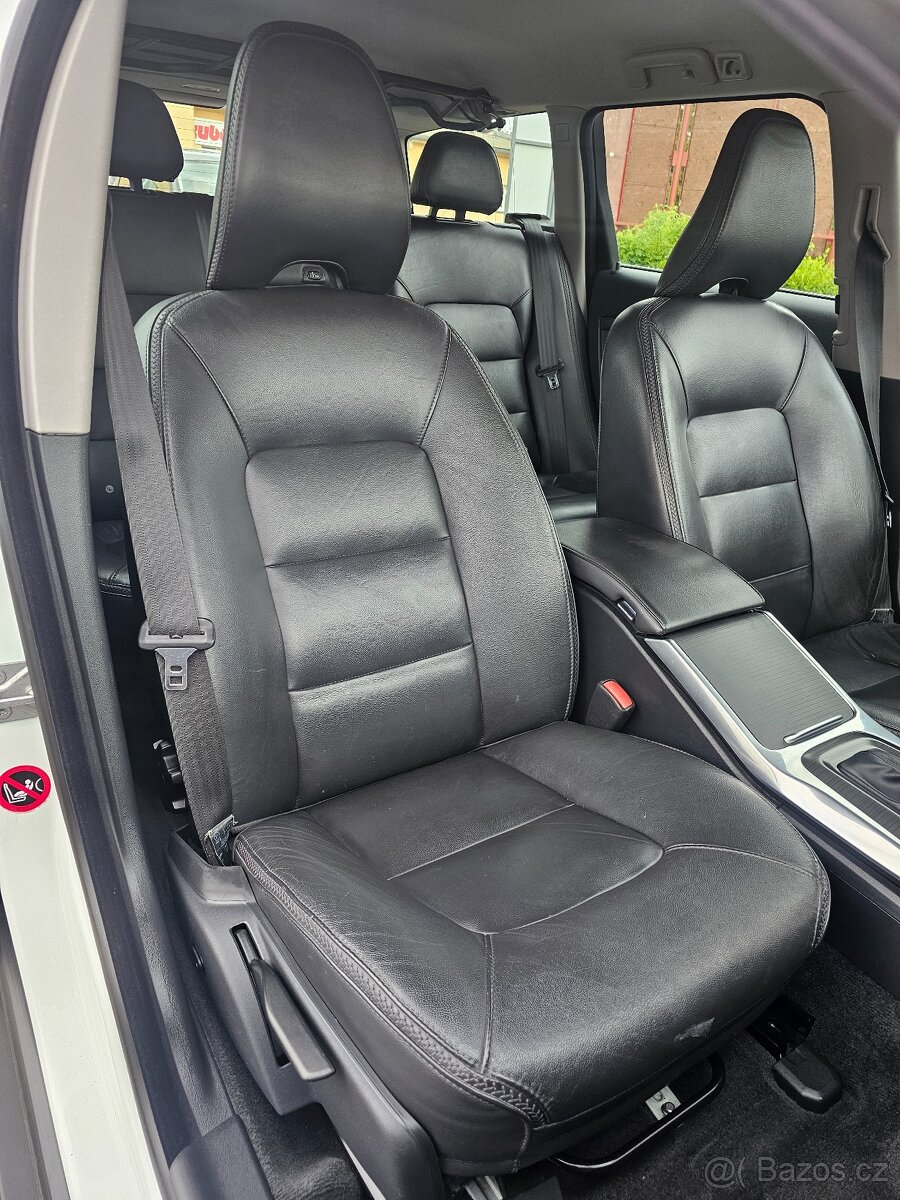 VOLVO XC70 2016 2.0D4 133kW SUMMUM,TEMPOMAT,VÝHŘEVY,SERVISKA - 17