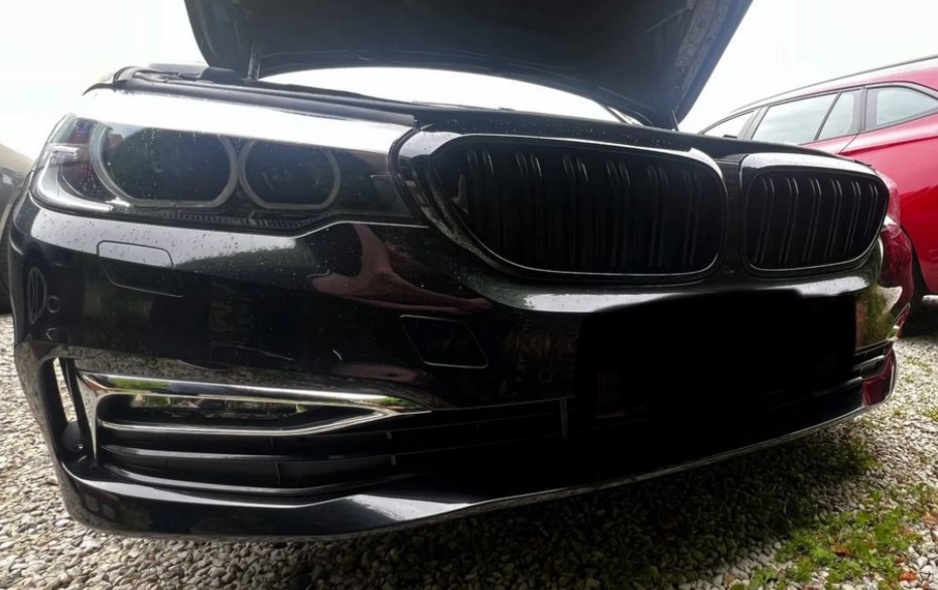 CERNA MASKA GRIL BMW rad 5 model G30 G31 G38 - 17