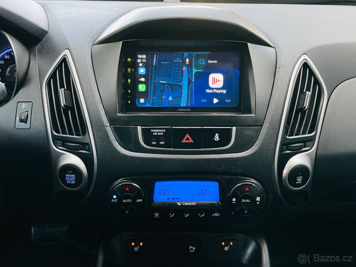 Hyundai ix35 2.0i BENZIN AUTOMAT VYHŘEV SERVISKA - 17