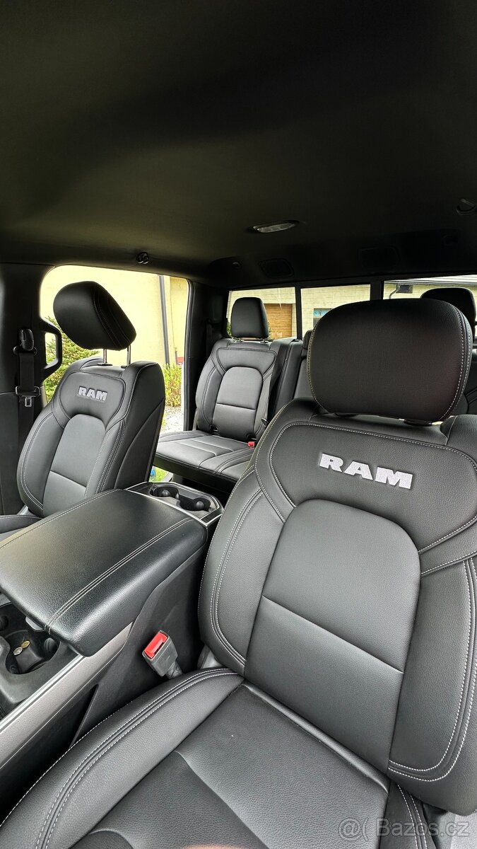 RAM 1500 5.7 HEMI NIGHT PAKIET LED ALPINE - 17