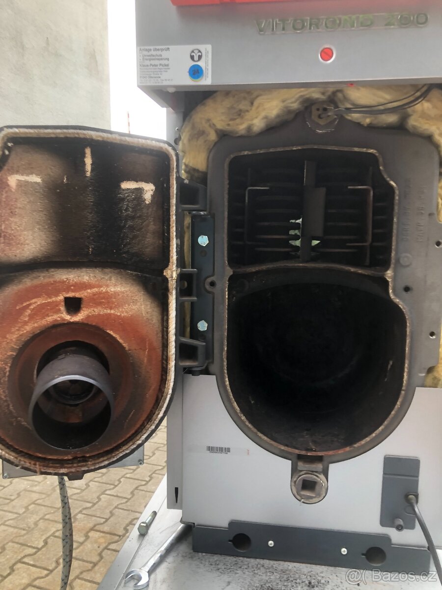 Prodám litinový kotel na olej 18 - 20 Kw - 17