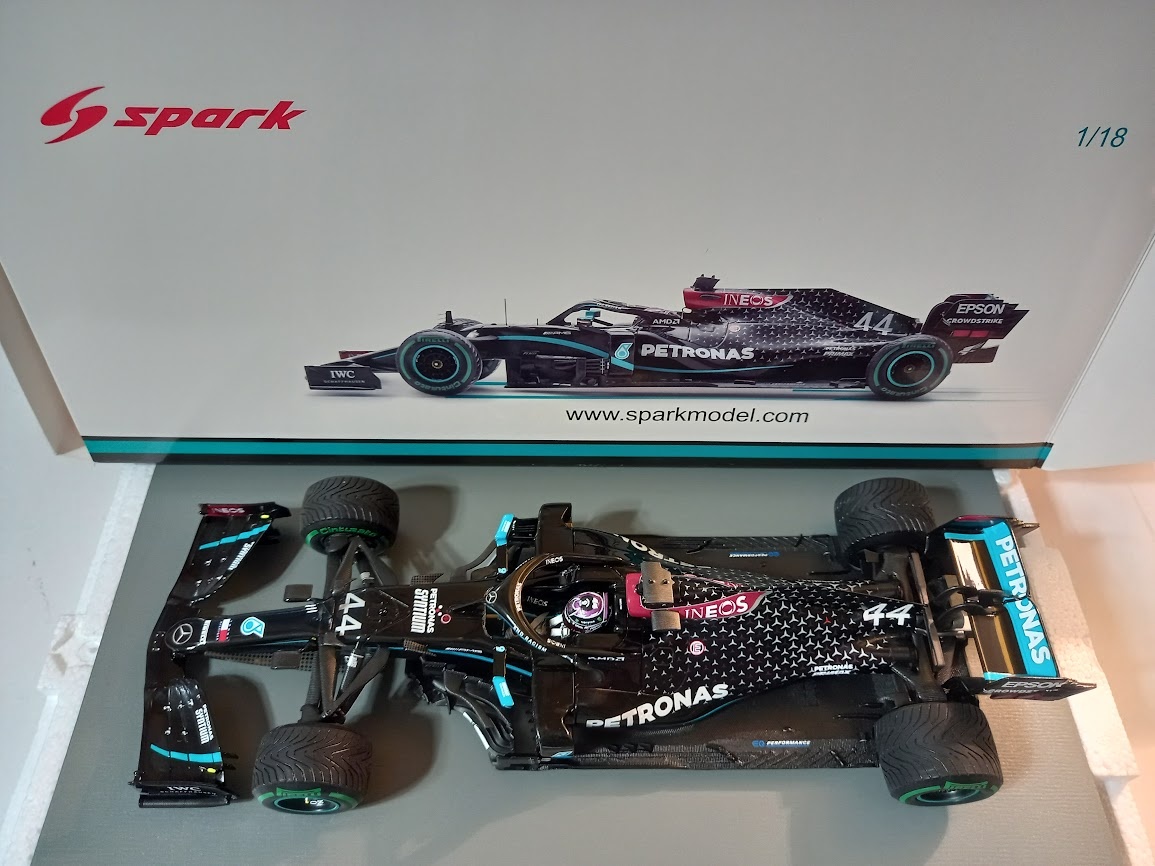 F1 MERCEDES W11 HAMILTON VÍTĚZ GP TURECKA 2020 SPARK 1:18 - 17