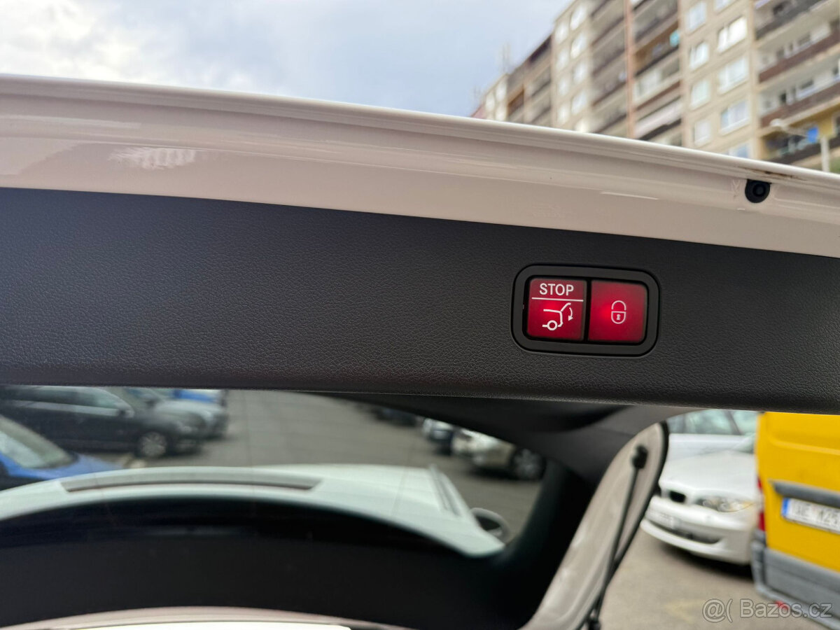 Mercedes-Benz E 300 de Hybrid W214 - 17