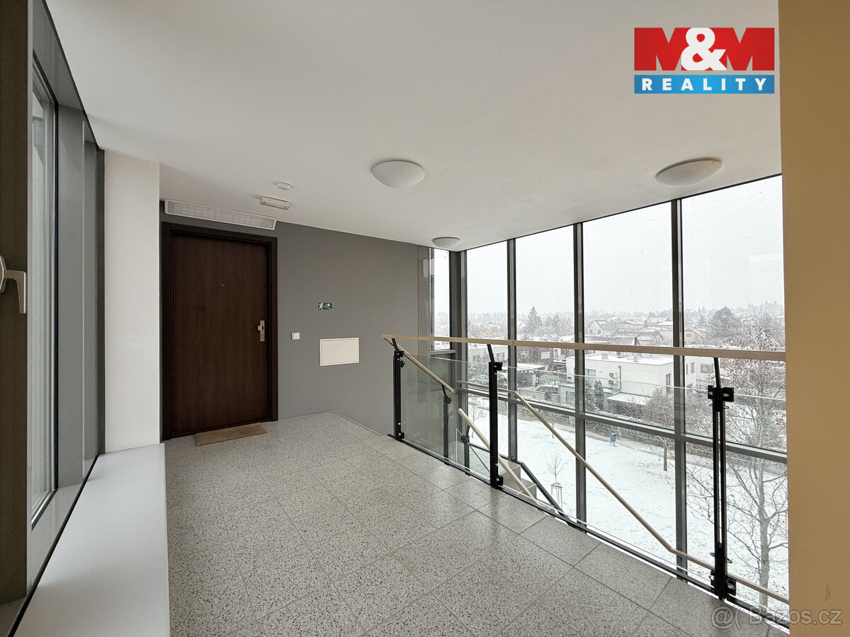 Pronájem bytu 3+kk, 91 m², Dolní Břežany, Náměstí Na Sádkách - 17