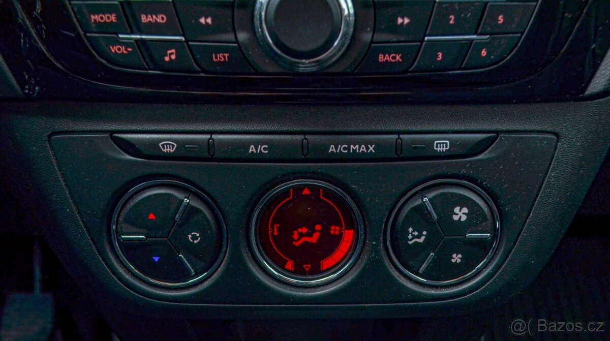 Peugeot 301 1.2 PureTech Allure - 17