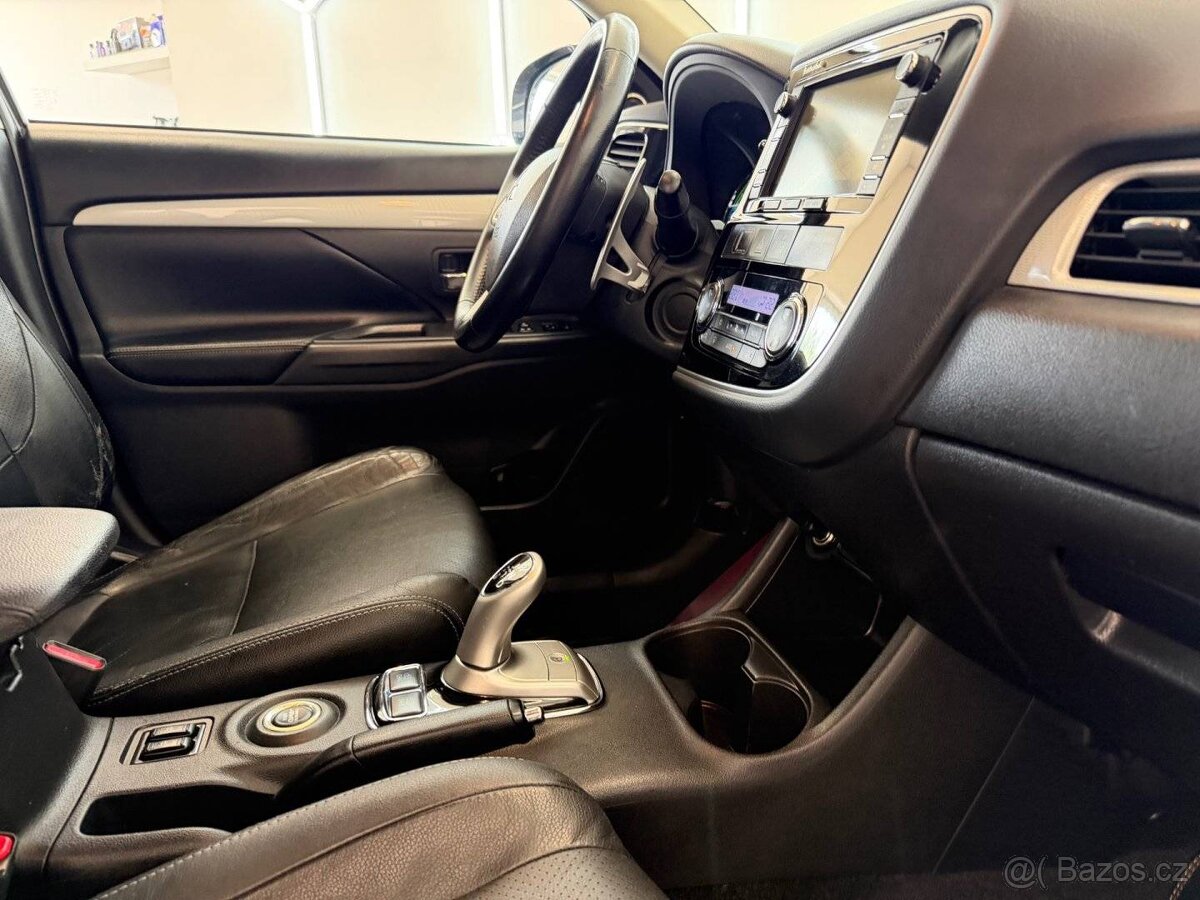 Mitsubishi Outlander, 2.0 PHEV 4WD | Plug-in Hybrid - 17