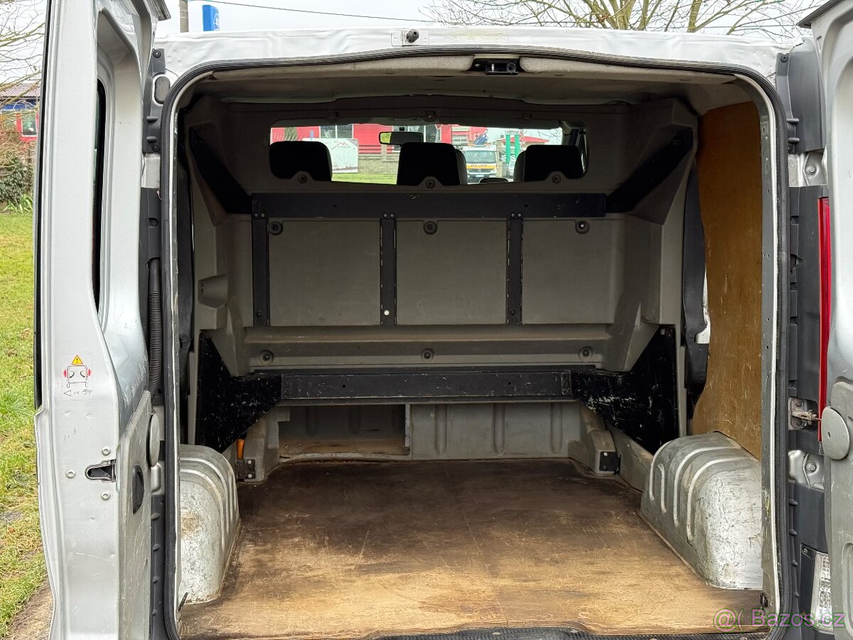 Renault Trafic 2.0 CDTi 84kw - 6 míst / tažné - 17